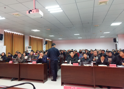 县教育局召开全县教育系统道路交通安全暨校车管理及校车驾驶员培训会议
