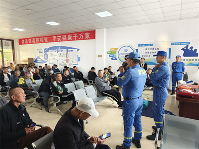 唐山交通携手蓝天救援队为出租司机培训急救常识