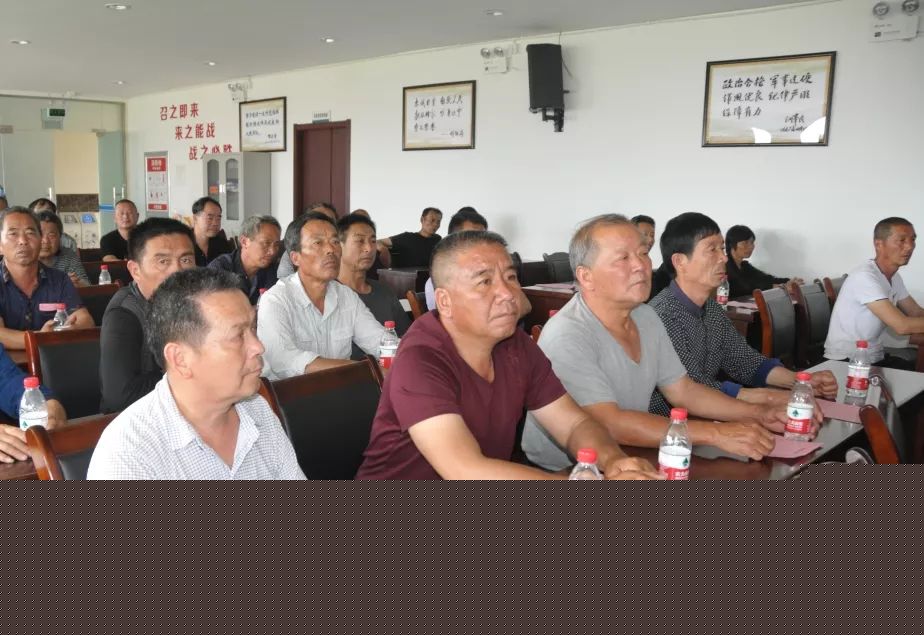 【温峤动态】召开拖拉机驾驶员道路交通安全培训会