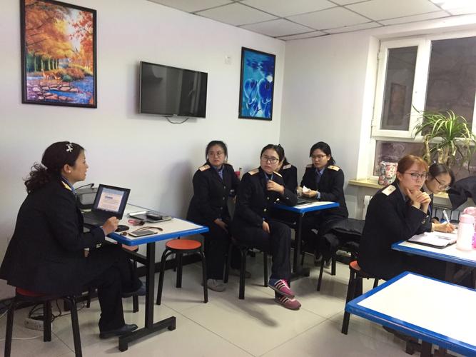 乌南营业部开展青年大学生集装箱业务与驾驶员培训